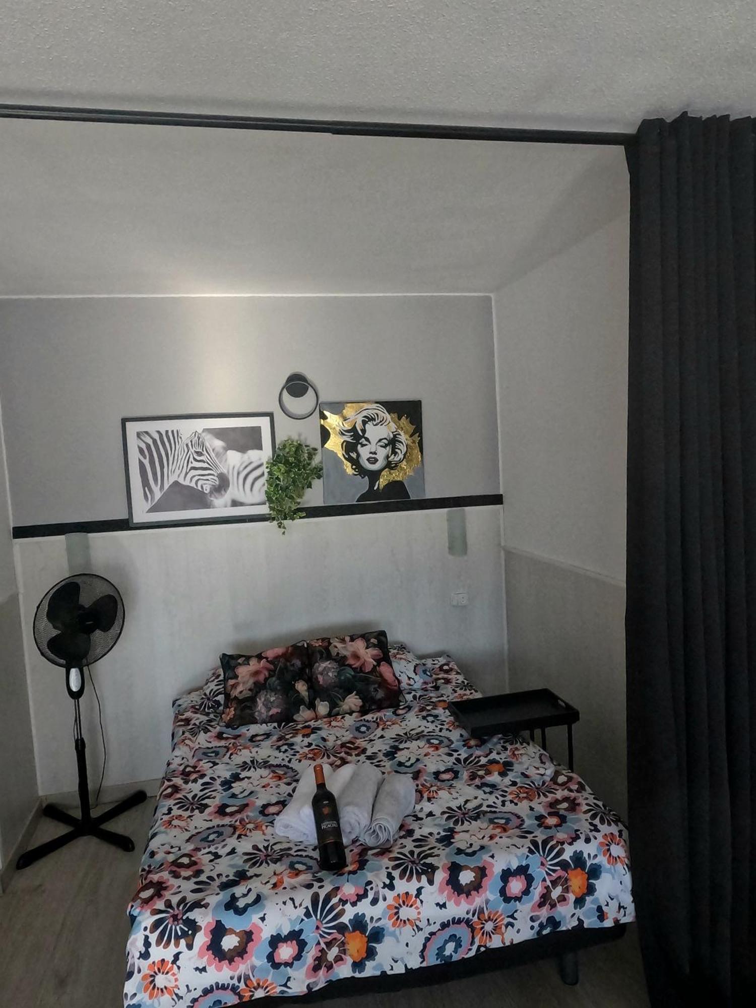 M&G Cozy Studio Apartment -Beachfront,Wifi,Aircon,Fullyequipped La Manga del Mar Menor Luaran gambar