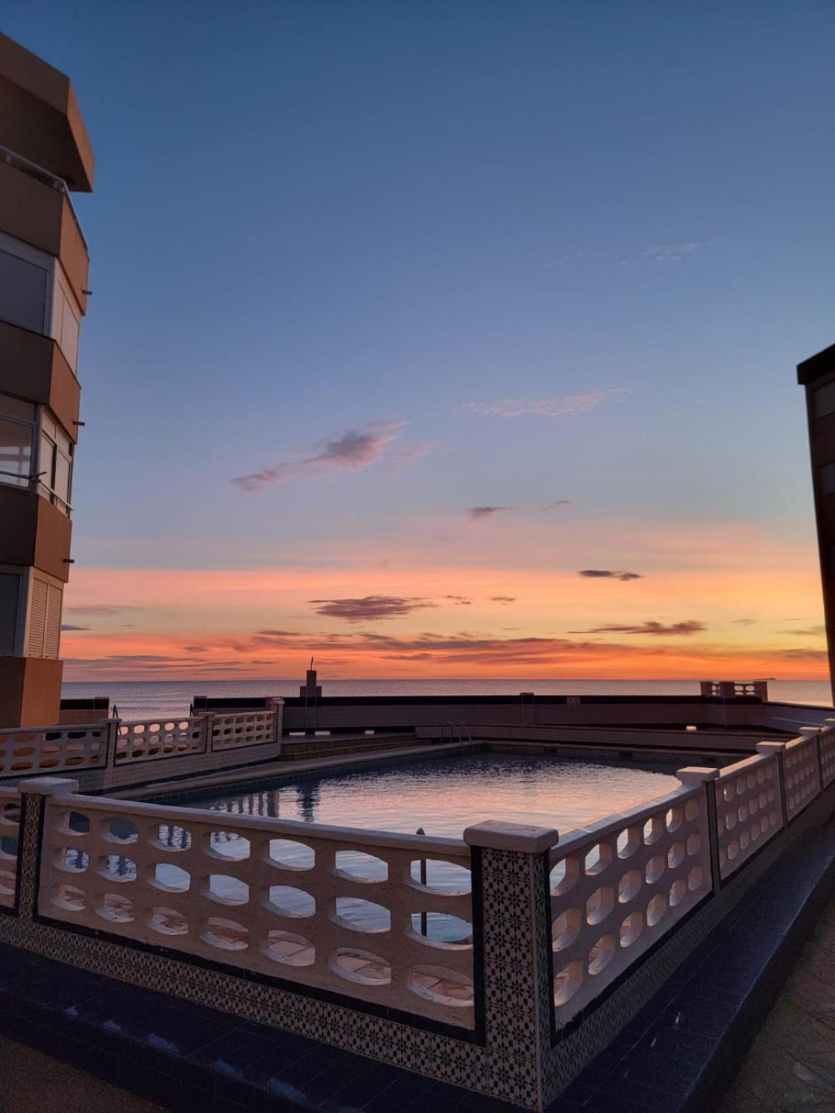 M&G Cozy Studio Apartment -Beachfront,Wifi,Aircon,Fullyequipped La Manga del Mar Menor Luaran gambar